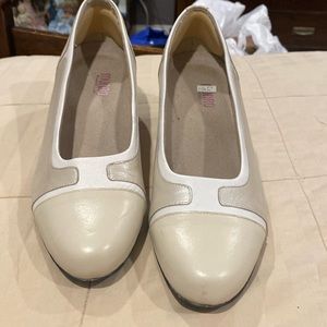 Women’s dress pump size 11 1/2 medium 2” heel